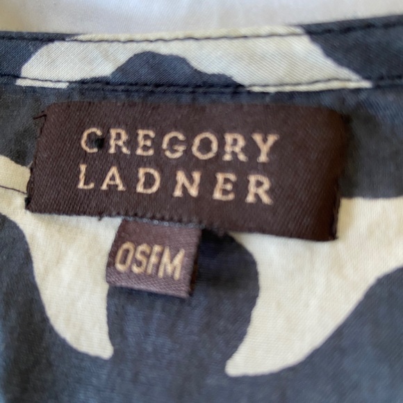 Gregory Ladner overflow tribal top - Picture 4 of 4